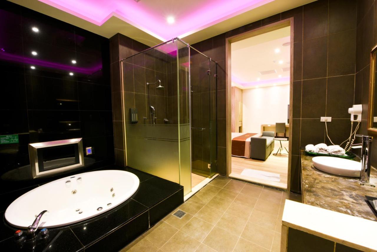 Purple Rainbow Motel Taipeh Exterior foto