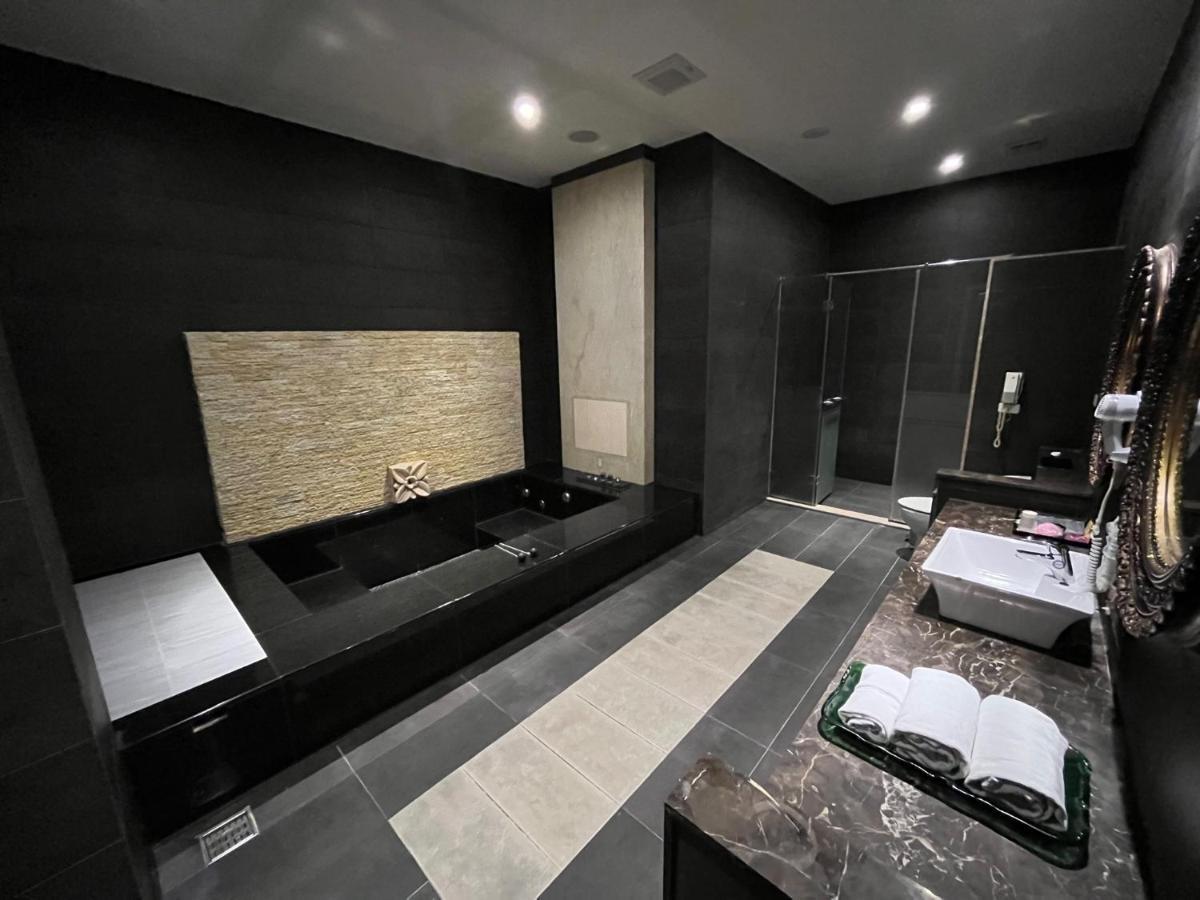 Purple Rainbow Motel Taipeh Exterior foto