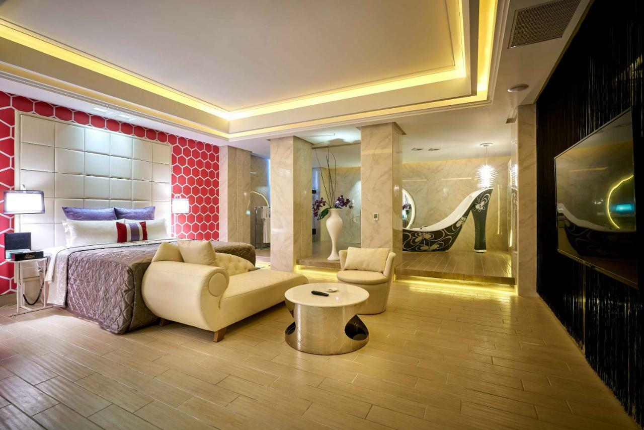 Purple Rainbow Motel Taipeh Exterior foto